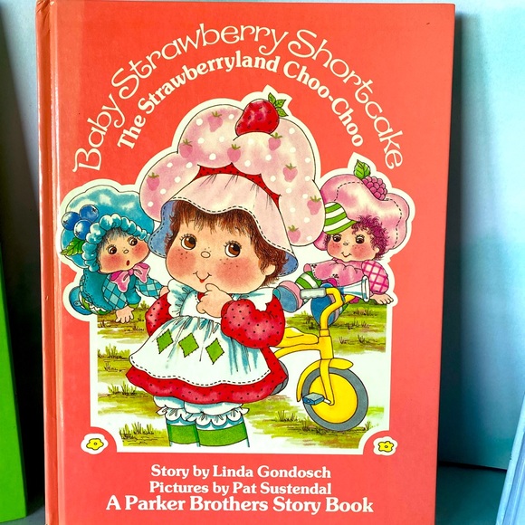 STRAWBERRY SHORTCAKE VINTAGE 80s COLLECTABLE HARDCOVER BOOK BUNDLE OF 3 - Picture 2 of 16